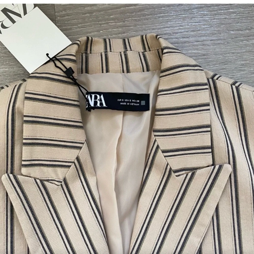 ZARA • NWT Oversized Striped Beige Blazer - Picture 4 of 11